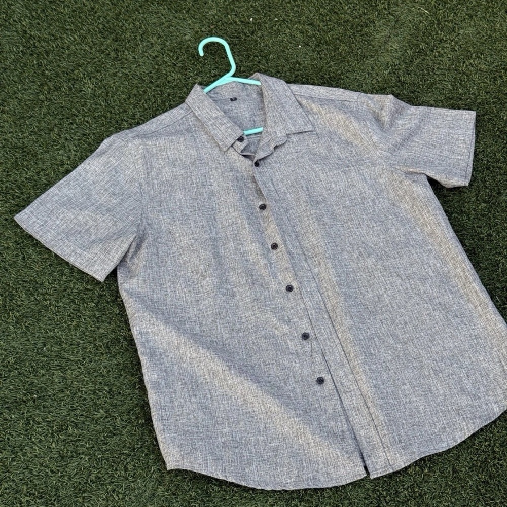 Gray Short Sleeve Button-Up Shirt